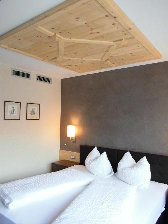Hotel Zum Tiroler Adler 3*