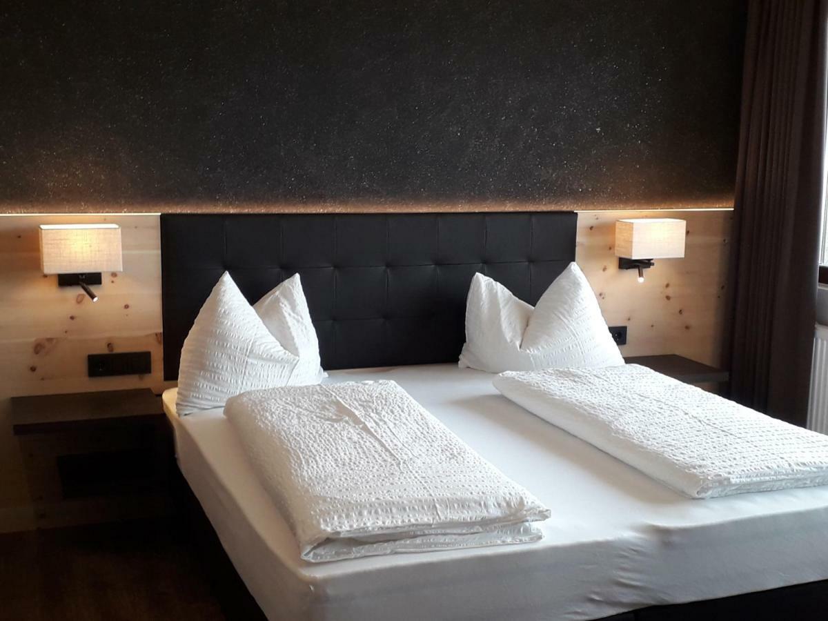 Hotel Zum Tiroler Adler 3*